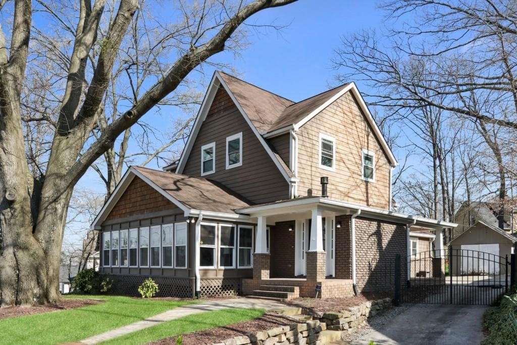 4 bedroom, 4 bathroom, 2,268 sq ft single family residence sold at 1109 Davis Circle, Atlanta, GA 30318