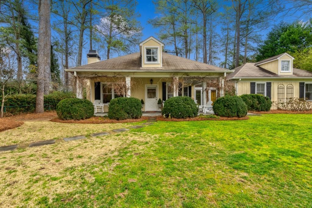 4 bedroom, 4 bathroom, 3,692 sq ft single family residence sold at 4250 Northside Drive, Atlanta, GA 30327