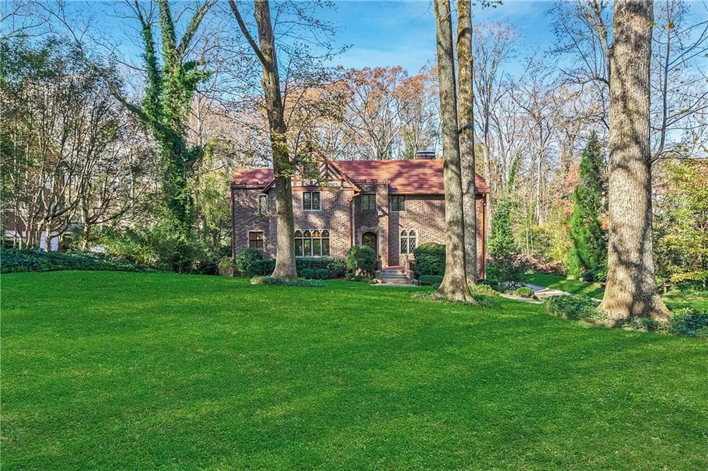 5 bedroom, 4 bathroom, 5,000 sq ft single family residence sold at 834 Oakdale Road, Atlanta, GA 30307