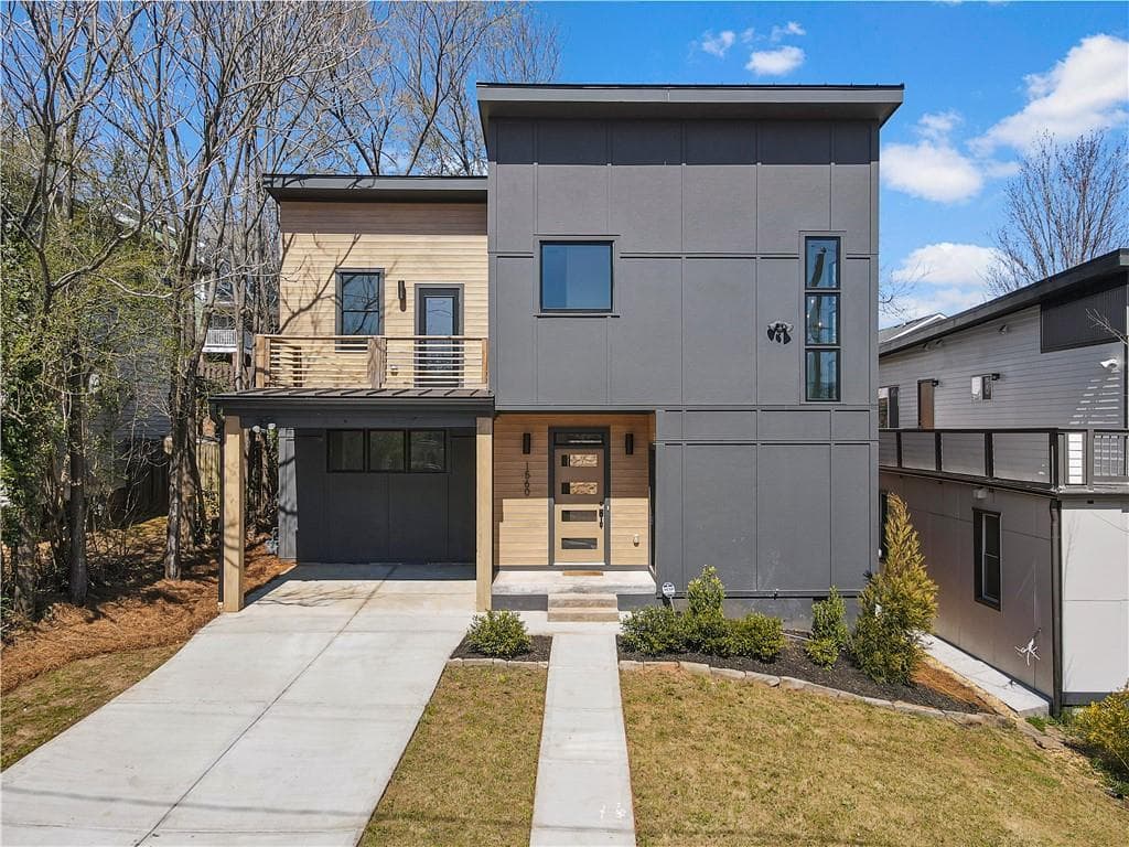 4 bedroom, 3 bathroom, 2,774 sq ft single family residence sold at 1560 New Street, Atlanta, GA 30307