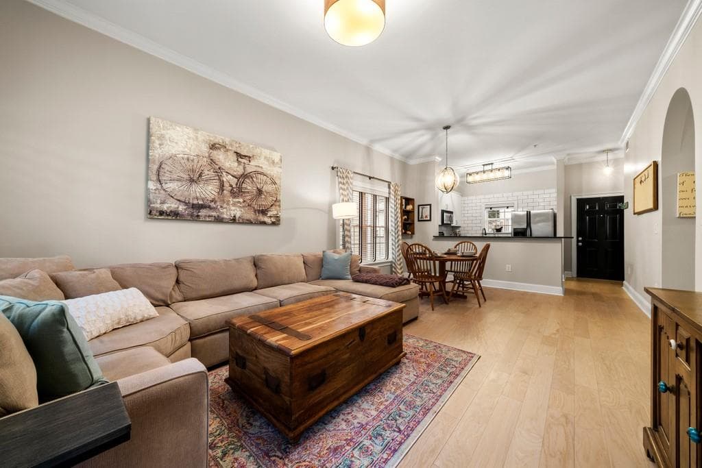 2 bedroom, 2 bathroom, 1,166 sq ft condominium sold at 1635 Briarcliff Road 11, Atlanta, GA 30306