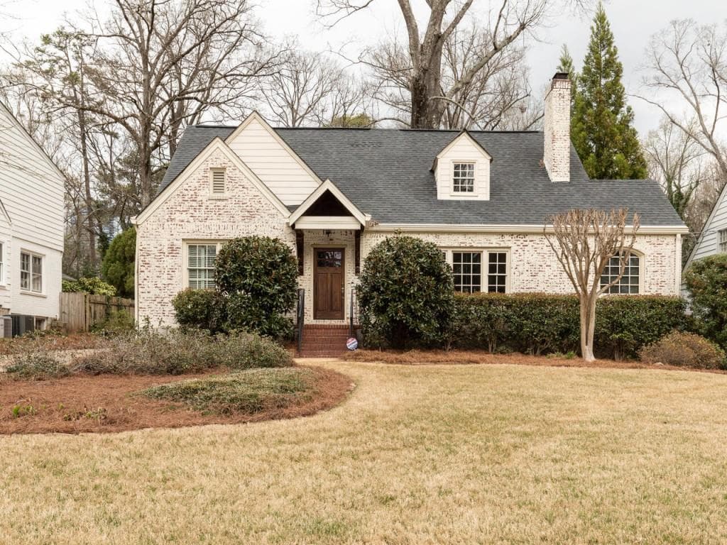 3 bedroom, 3 bathroom, 2,970 sq ft single family residence sold at 686 Greenview Avenue, Atlanta, GA 30305