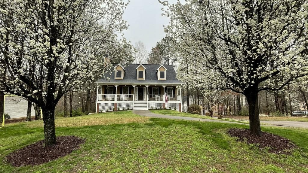 4 bedroom, 3 bathroom, 2,033 sq ft single family residence sold at 336 Southern Oaks Drive, Dallas, GA 30157