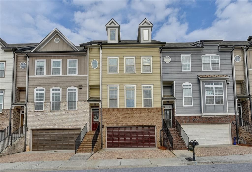 3 bedroom, 4 bathroom, 2,643 sq ft townhouse sold at 2119 Garrison Way, Atlanta, GA 30318