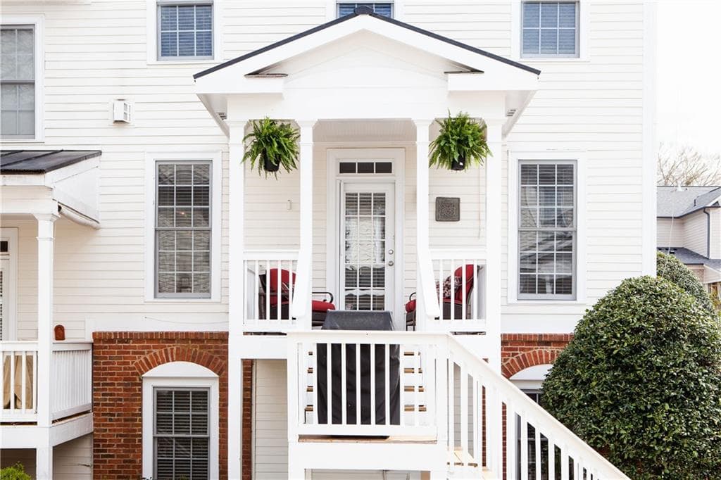 3 bedroom, 4 bathroom, 1,896 sq ft townhouse sold at 410 Neel Reid Drive, Roswell, GA 30075