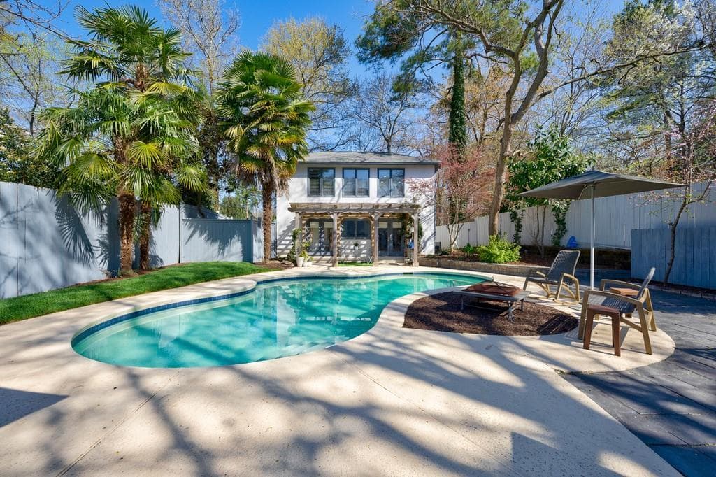 4 bedroom, 4 bathroom, 4,000 sq ft single family residence sold at 796 Amsterdam Avenue, Atlanta, GA 30306