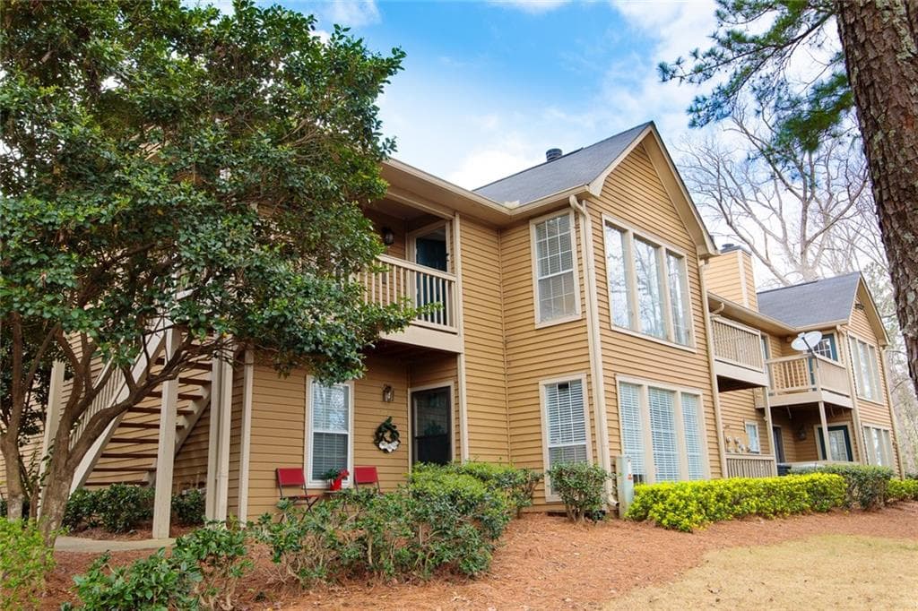 2 bedroom, 2 bathroom, 1,150 sq ft condominium sold at 2507 Country Park Drive, Smyrna, GA 30080