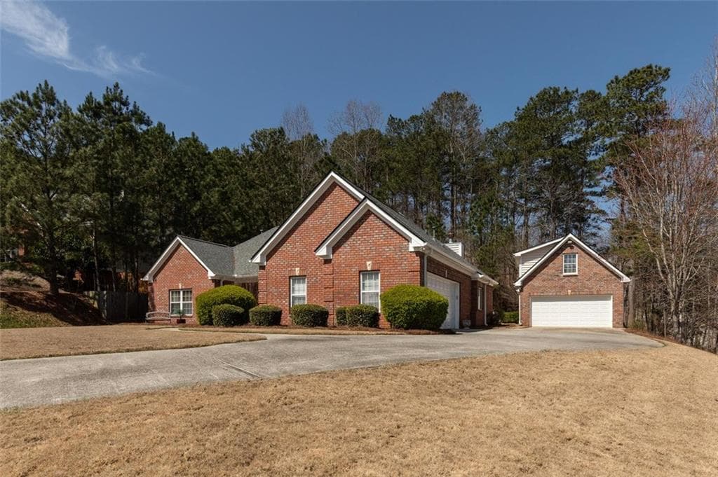 3 bedroom, 2 bathroom, 1,831 sq ft single family residence sold at 5995 CEDAR LAKE Trail, Loganville, GA 30052