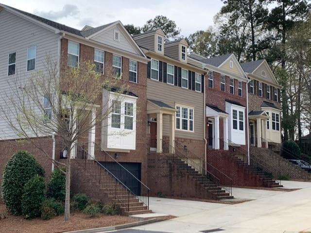 3 bedroom, 4 bathroom, 2,660 sq ft townhouse sold at 4332 Laurel Creek Court 1, Smyrna, GA 30080