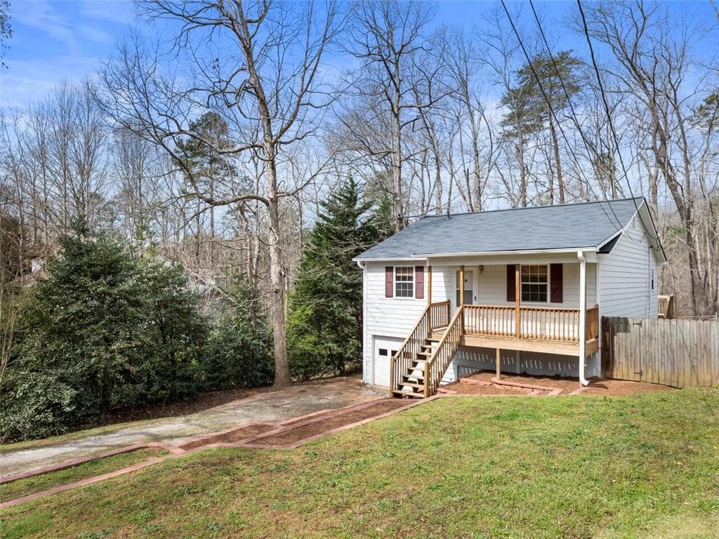 2 bedroom, 1 bathroom, 957 sq ft single family residence sold at 2570 Fleetwood Drive, Cumming, GA 30041