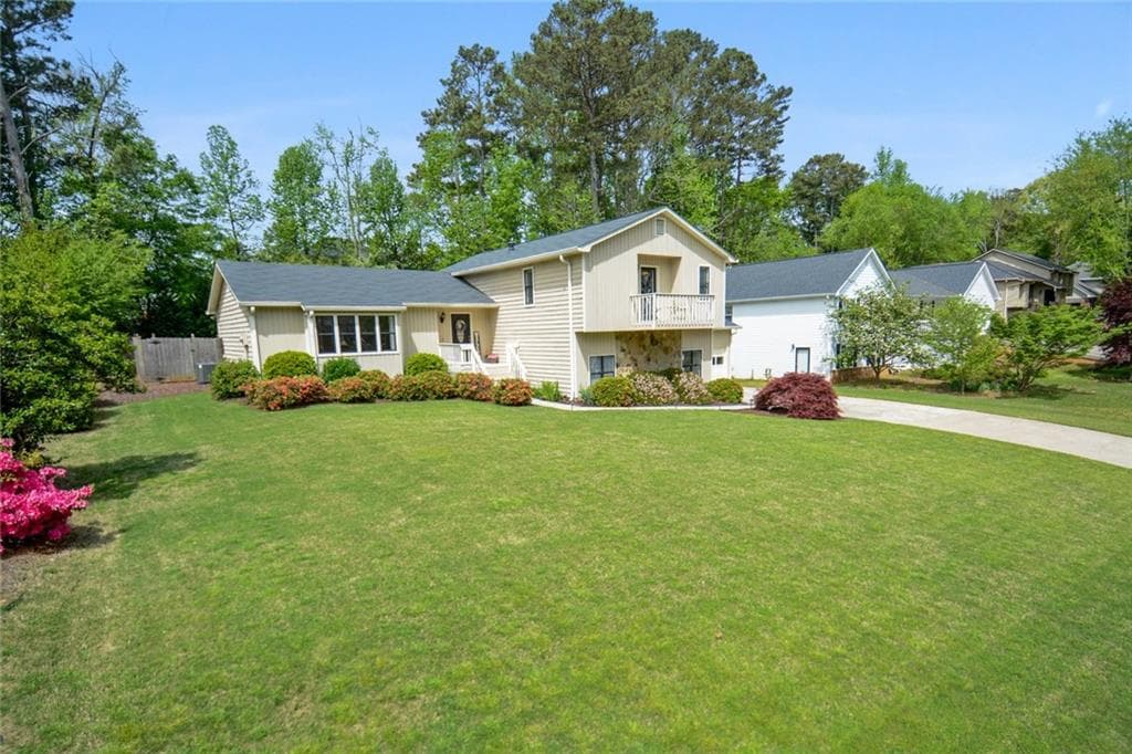 5 bedroom, 3 bathroom, 2,925 sq ft single family residence sold at 2731 Interlaken Drive, Marietta, GA 30062