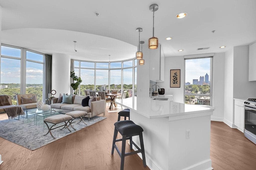 2 bedroom, 3 bathroom, 1,820 sq ft condominium sold at 222 12th Street 1206, Atlanta, GA 30309
