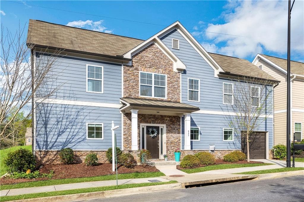 2 bedroom, 3 bathroom, 2,001 sq ft single family residence sold at 825 Westmoreland Circle, Atlanta, GA 30318
