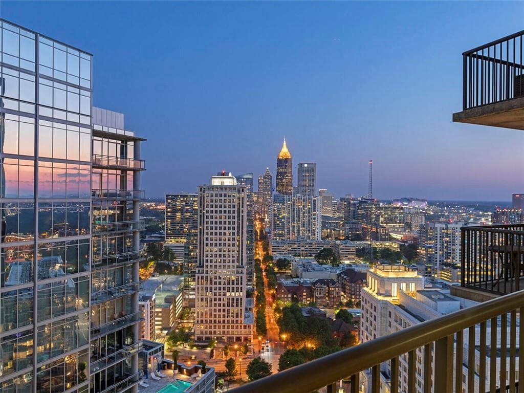 2 bedroom, 3 bathroom, 1,866 sq ft condominium sold at 1080 Peachtree Street 3105, Atlanta, GA 30309