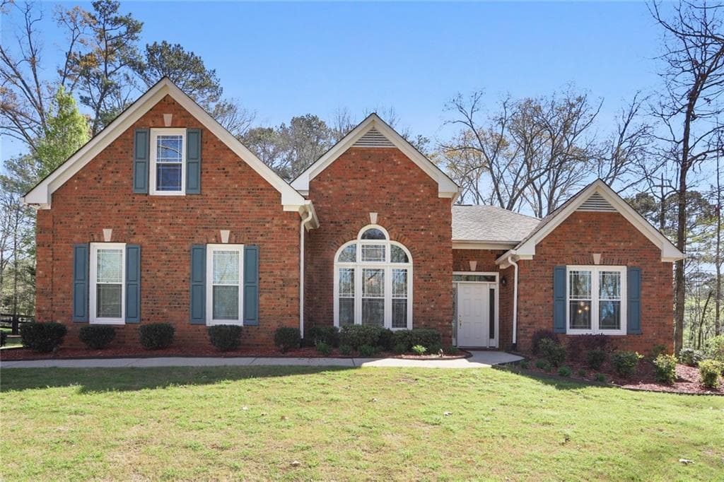4 bedroom, 2 bathroom, 2,487 sq ft single family residence sold at 725 Stratforde Drive, Milton, GA 30004