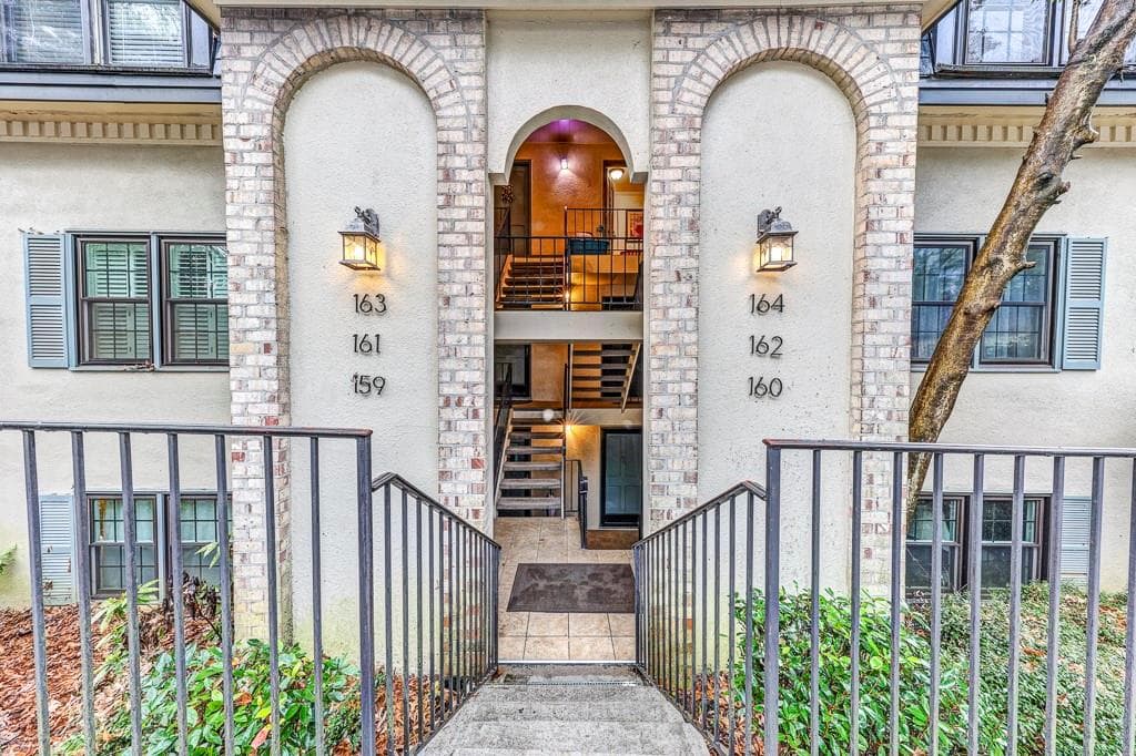 3 bedroom, 2 bathroom condominium sold at 164 Elysian Way, Atlanta, GA 30327