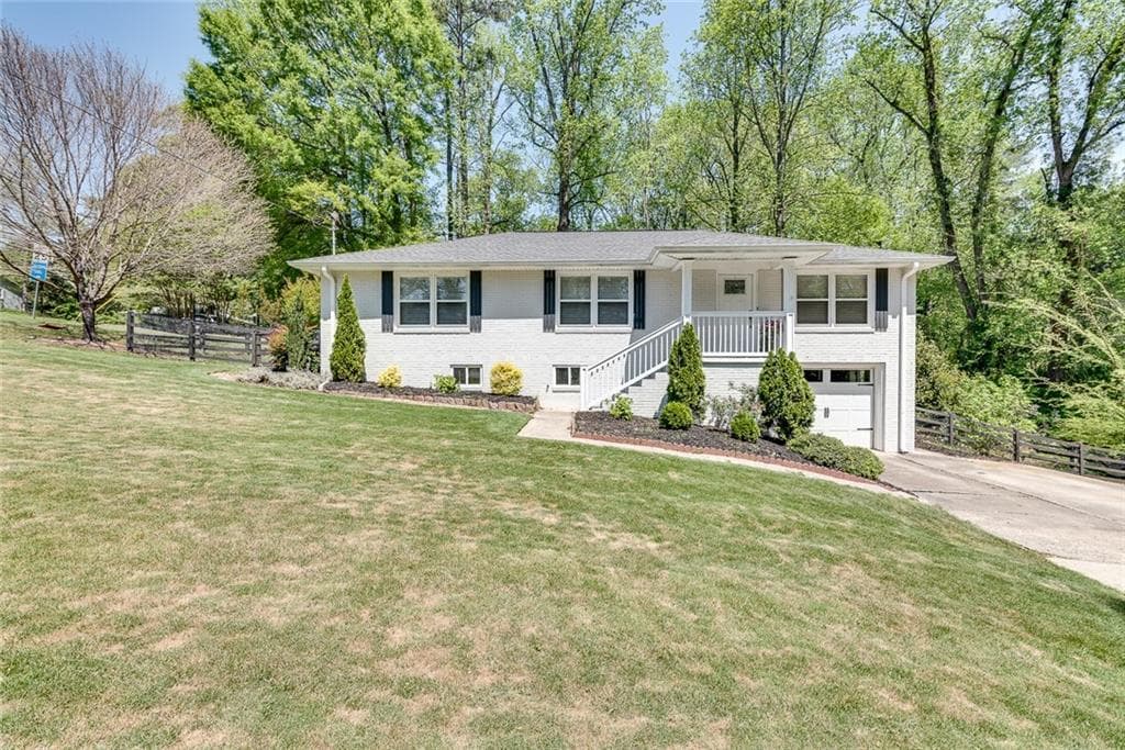 3 bedroom, 2 bathroom, 2,096 sq ft single family residence sold at 865 Bank Street, Smyrna, GA 30080