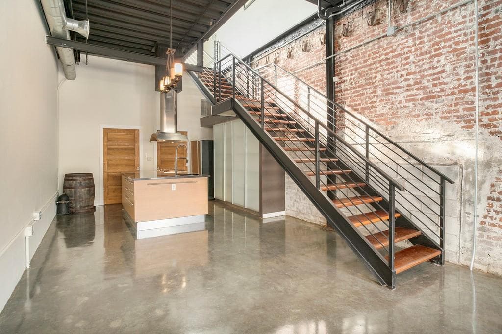2 bedroom, 3 bathroom, 1,407 sq ft condominium sold at 675 Greenwood Avenue 106, Atlanta, GA 30306