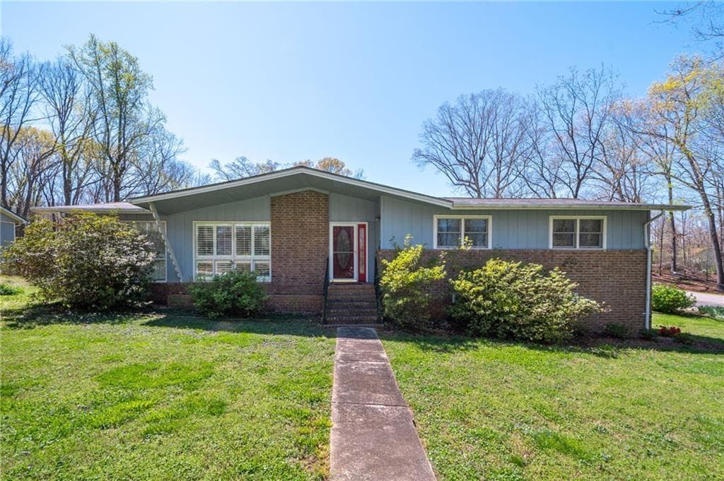 3 bedroom, 2 bathroom, 1,721 sq ft single family residence sold at 3103 Chapperal Drive, Gainesville, GA 30506