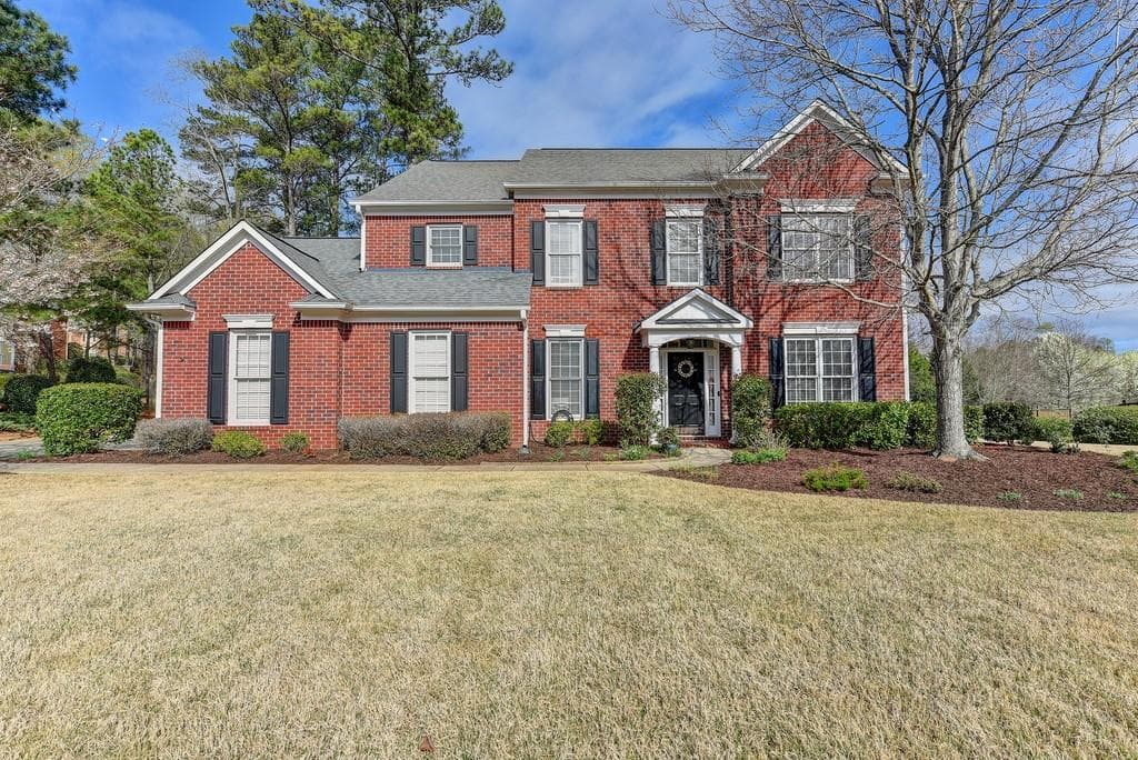 5 bedroom, 4 bathroom, 3,500 sq ft single family residence sold at 1281 Fieldcrest Court, Suwanee, GA 30024