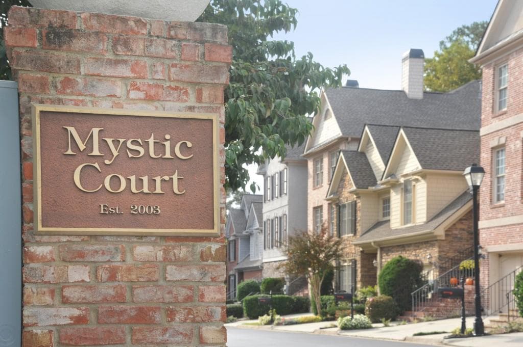 3 bedroom, 4 bathroom, 2,540 sq ft townhouse sold at 195 Mystic Court, Sandy Springs, GA 30342