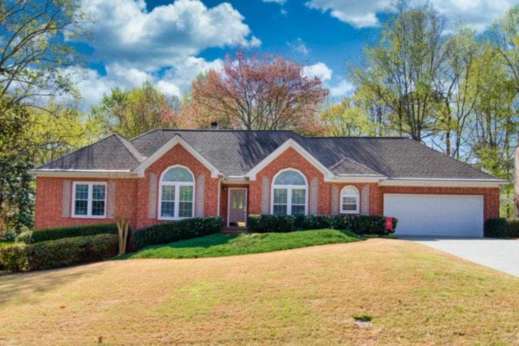 3 bedroom, 3 bathroom, 3,467 sq ft single family residence sold at 2501 Peregrine Trail, Suwanee, GA 30024