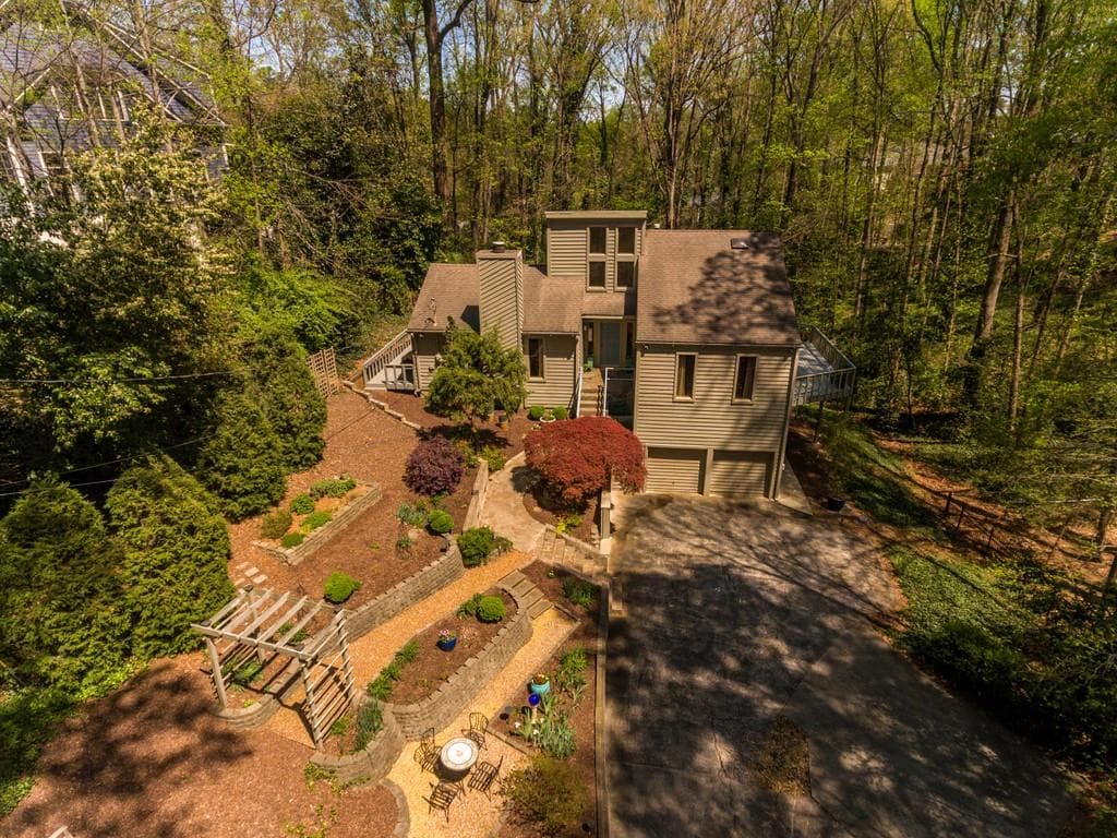 4 bedroom, 3 bathroom, 2,775 sq ft single family residence sold at 4595 Dudley Lane, Atlanta, GA 30327
