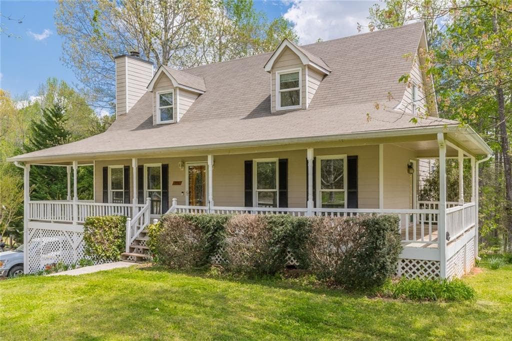 4 bedroom, 2 bathroom, 1,897 sq ft single family residence sold at 998 MAPLELAKE Drive, Acworth, GA 30101