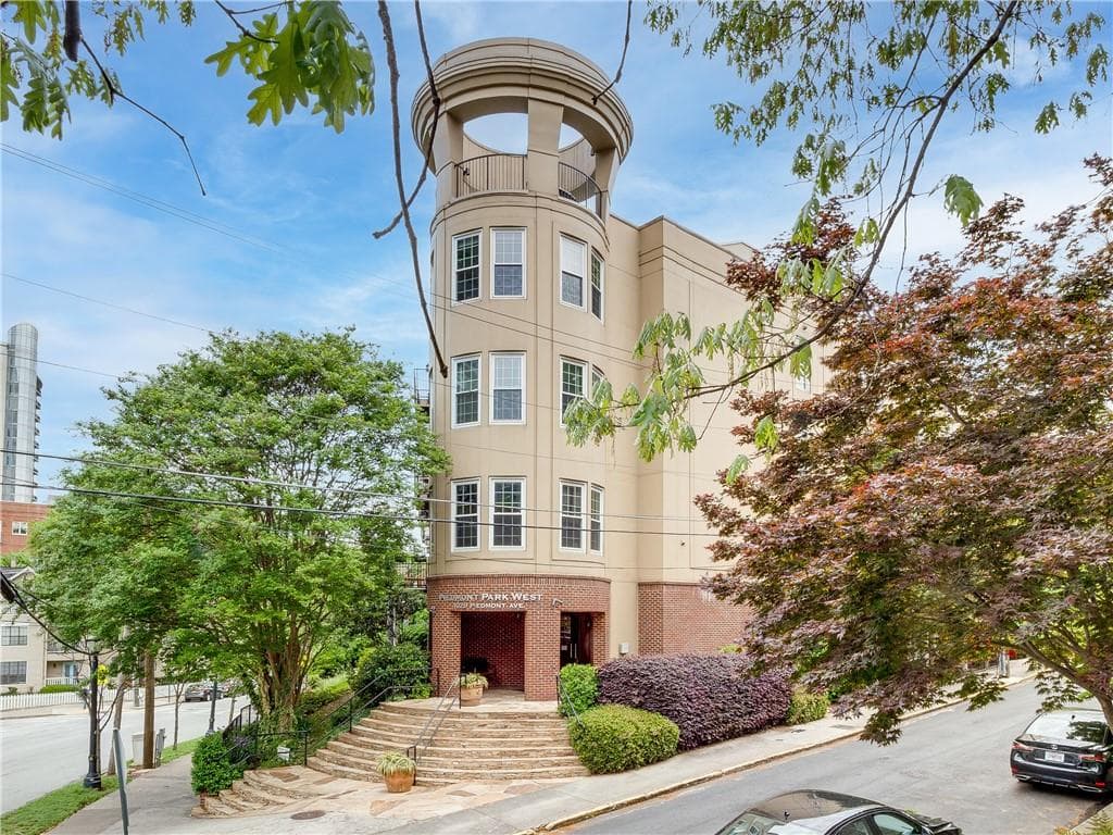 1 bedroom, 1 bathroom, 895 sq ft condominium sold at 1029 PIEDMONT Avenue 304, Atlanta, GA 30309