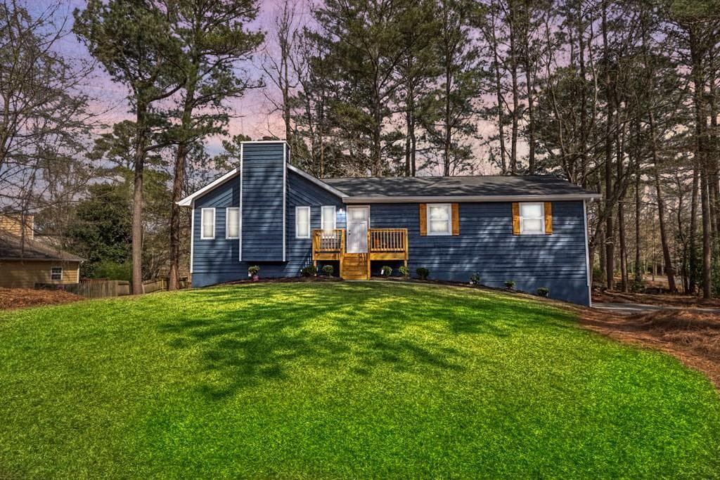 3 bedroom, 2 bathroom, 1,994 sq ft single family residence sold at 994 Malibu Drive, Marietta, GA 30066