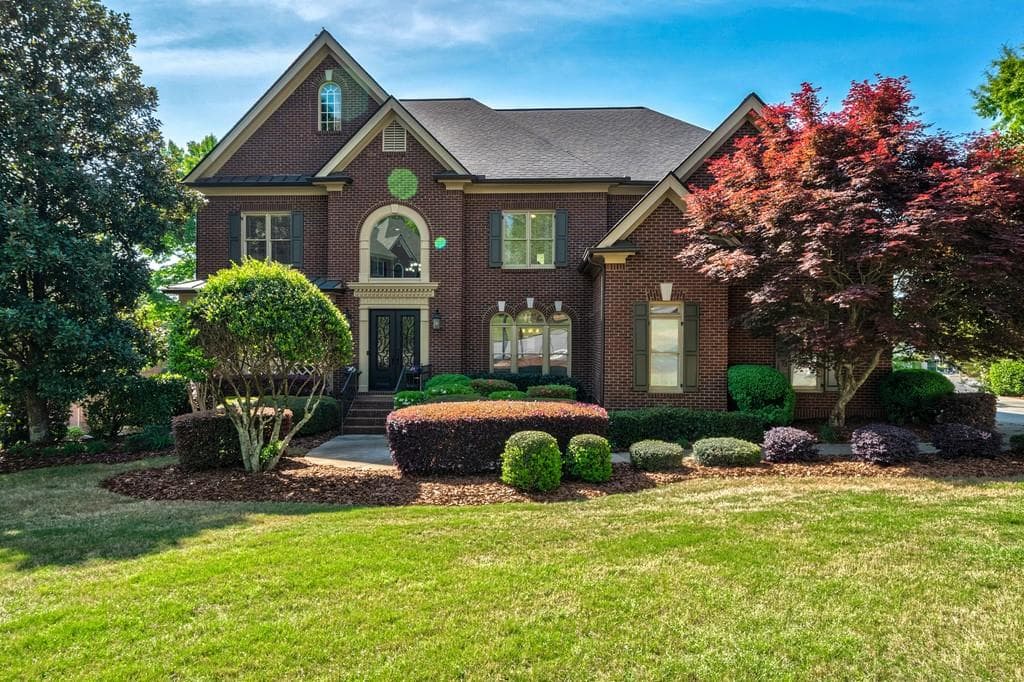 6 bedroom, 5 bathroom, 5,574 sq ft single family residence sold at 200 Woodscape Court, Johns Creek, GA 30022