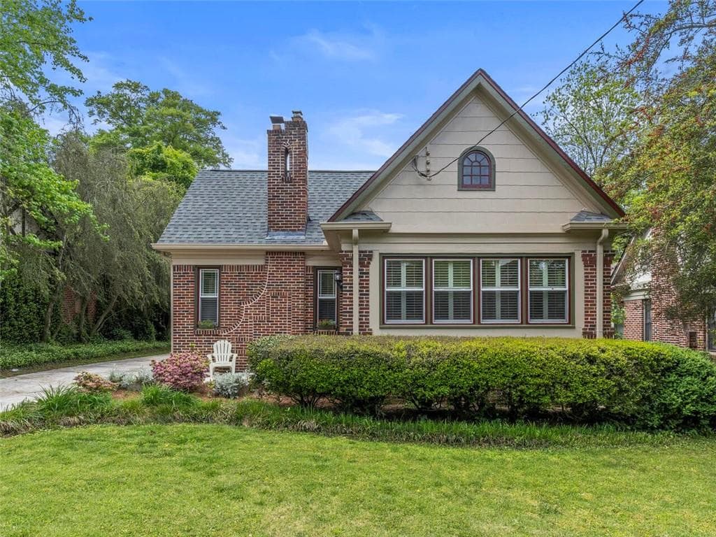 3 bedroom, 2 bathroom, 1,440 sq ft single family residence sold at 325 S Columbia Drive, Decatur, GA 30030