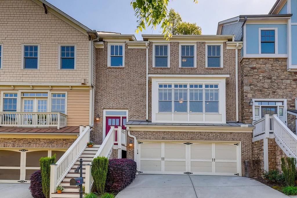 3 bedroom, 4 bathroom, 2,102 sq ft townhouse sold at 1650 Gilstrap Lane, Atlanta, GA 30318