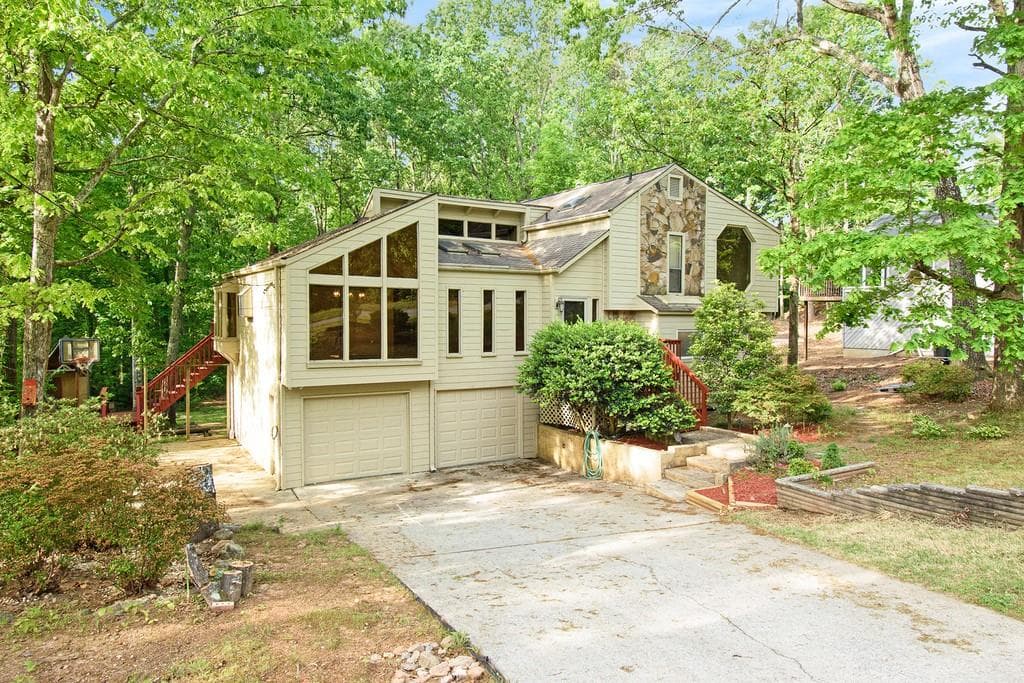 4 bedroom, 4 bathroom, 2,772 sq ft single family residence sold at 3470 Winter Wood Court, Marietta, GA 30062