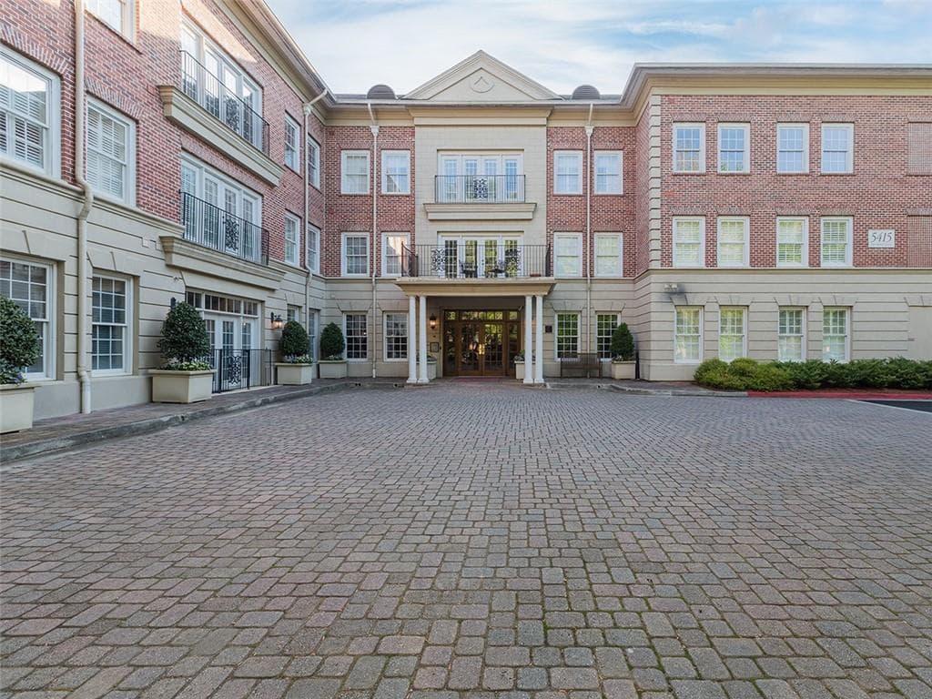 2 bedroom, 2 bathroom, 1,281 sq ft condominium sold at 5415 Northland Drive 103, Atlanta, GA 30342