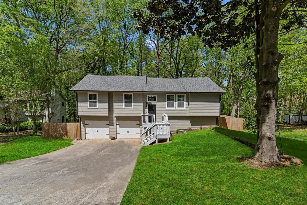 4 bedroom, 2 bathroom, 1,948 sq ft single family residence sold at 2281 Carousel Court, Marietta, GA 30066