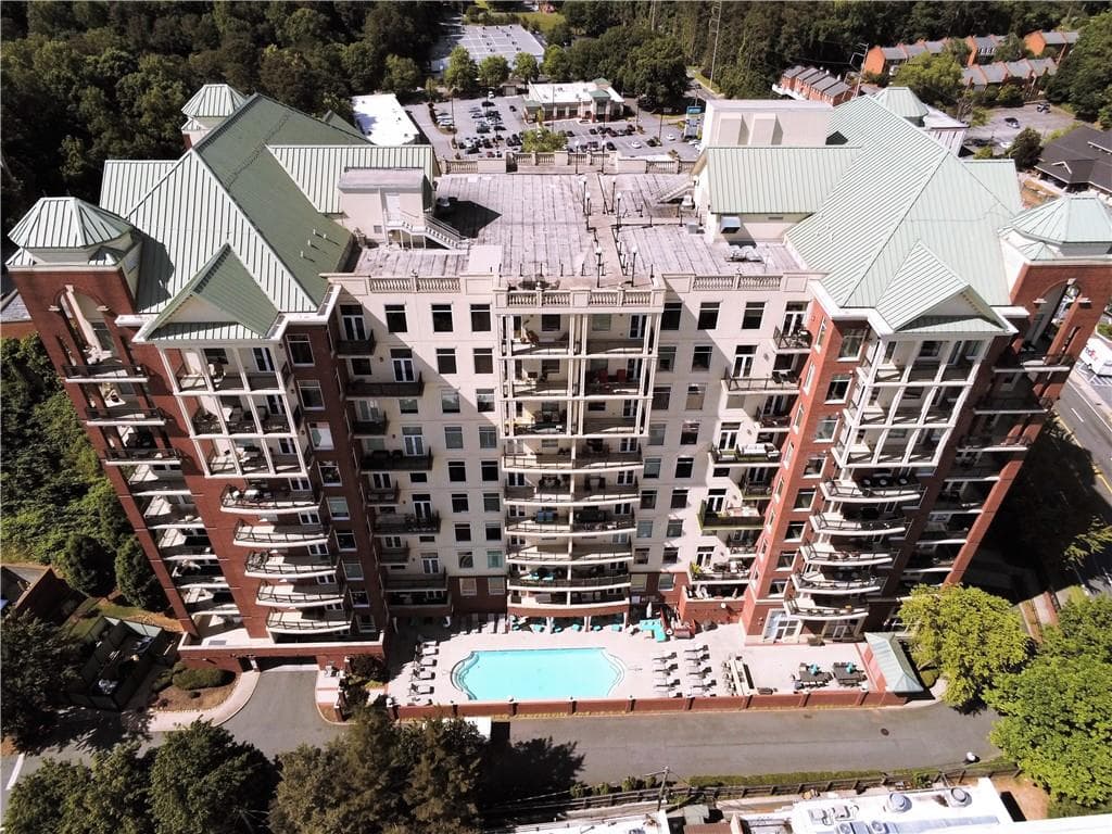1 bedroom, 1 bathroom, 964 sq ft condominium sold at 3820 Roswell Road 305, Atlanta, GA 30342