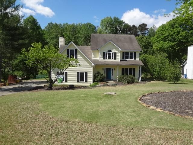 4 bedroom, 3 bathroom, 2,408 sq ft single family residence sold at 2822 Lake Vista Drive, Buford, GA 30519