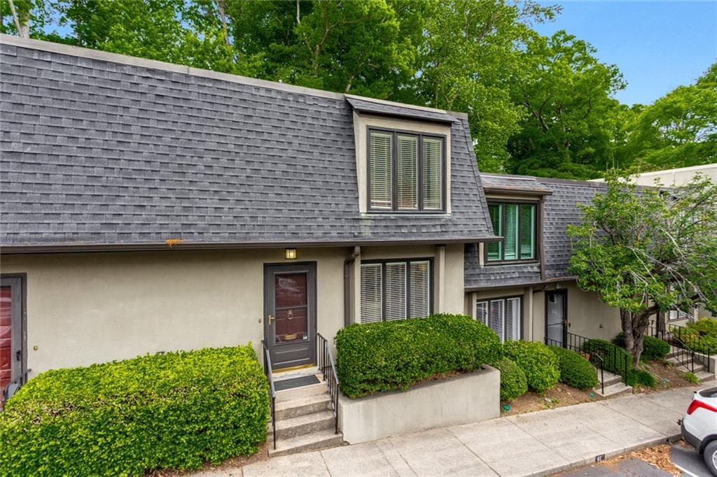 2 bedroom, 3 bathroom, 1,588 sq ft townhouse sold at 39 Ivy Ridge, Atlanta, GA 30342