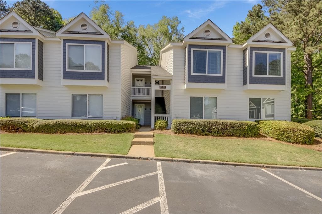 2 bedroom, 2 bathroom, 1,436 sq ft condominium sold at 28 Little Silver Court, Smyrna, GA 30080