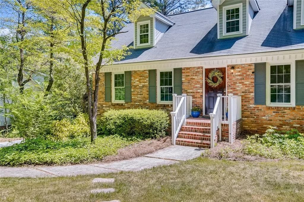 4 bedroom, 3 bathroom, 3,017 sq ft single family residence sold at 1835 Tree Top Way, Marietta, GA 30062