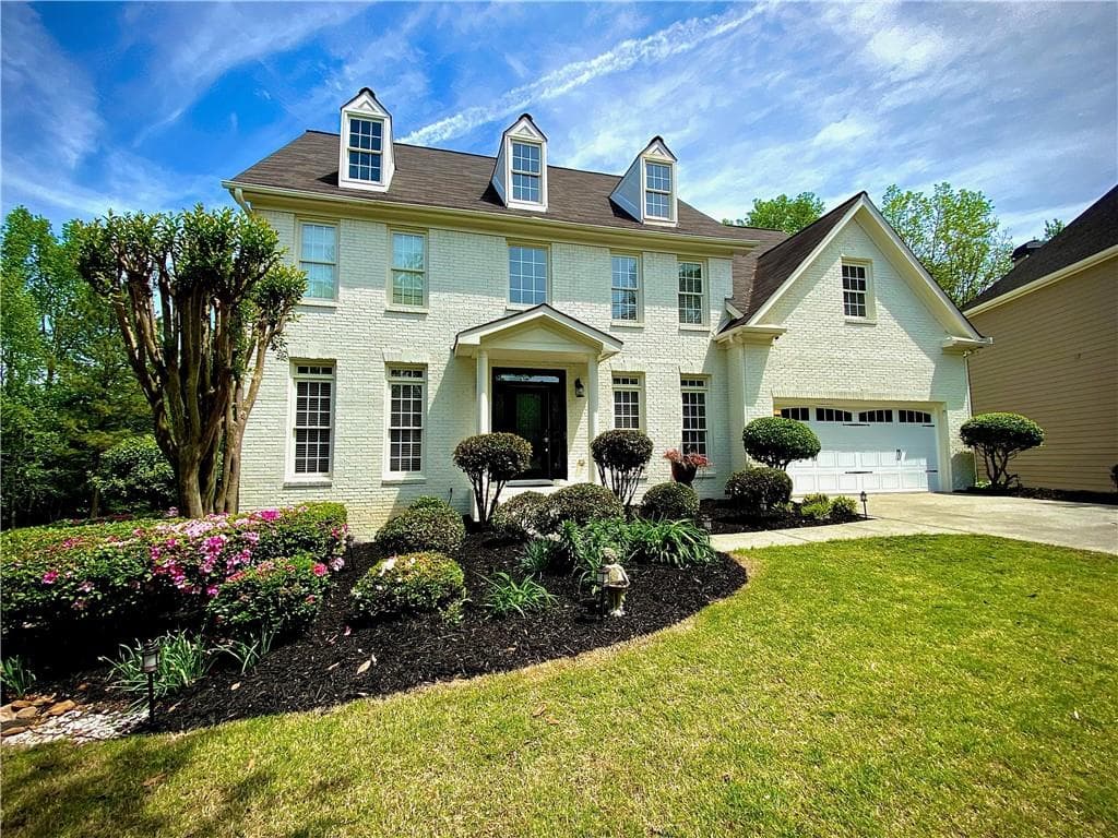 6 bedroom, 5 bathroom, 3,947 sq ft single family residence sold at 1060 Wilde Run Court, Roswell, GA 30075