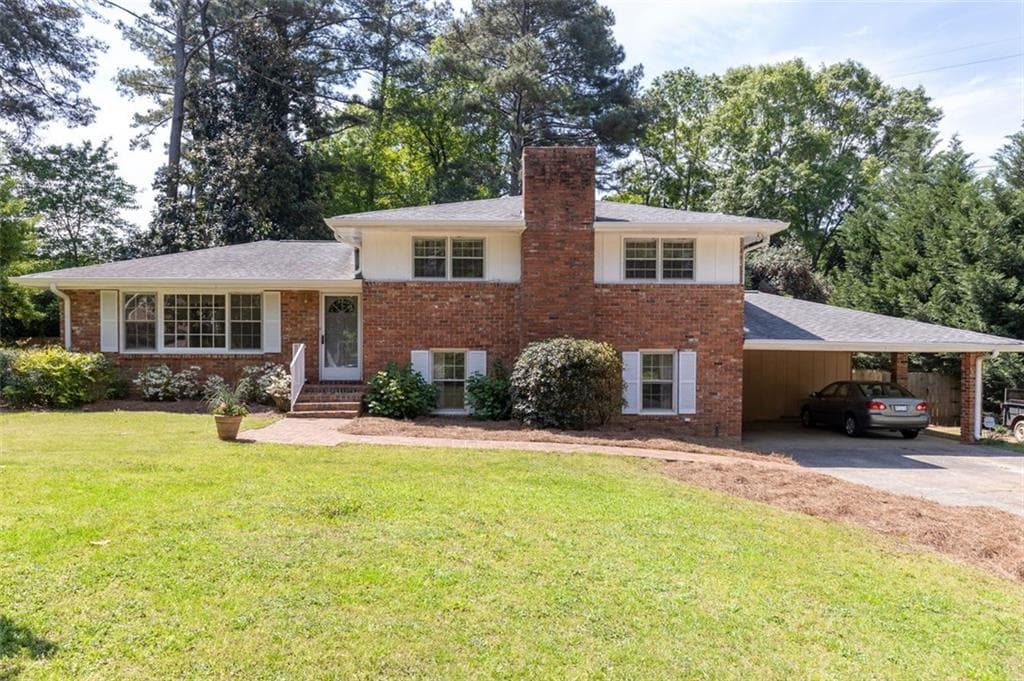 4 bedroom, 3 bathroom, 2,200 sq ft single family residence sold at 1643 E LAKE Drive, Marietta, GA 30062