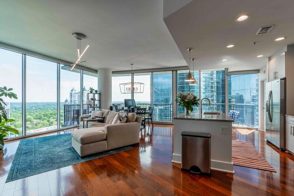 2 bedroom, 3 bathroom, 1,505 sq ft condominium sold at 1080 Peachtree Street 2603, Atlanta, GA 30309