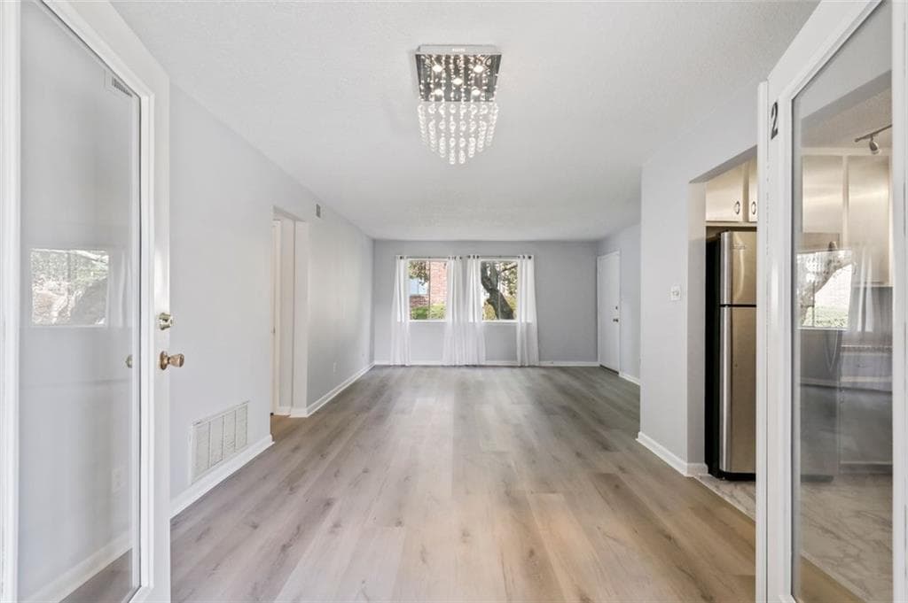 2 bedroom, 2 bathroom, 1,040 sq ft condominium sold at 4266 Roswell rd C2, Atlanta, GA 30342