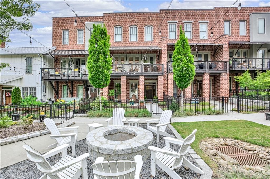 3 bedroom, 4 bathroom, 2,320 sq ft townhouse sold at 1918 Kings Cross, Atlanta, GA 30318
