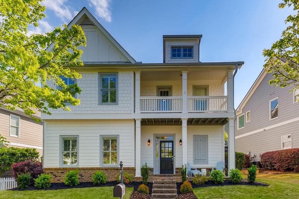 4 bedroom, 3 bathroom, 2,559 sq ft single family residence sold at 1673 Barfield Run, Atlanta, GA 30318
