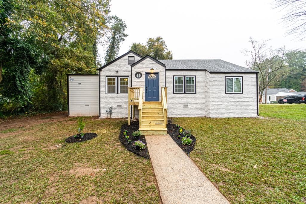 4 bedroom, 3 bathroom, 1,780 sq ft single family residence sold at 1815 Cummings Drive, Atlanta, GA 30311