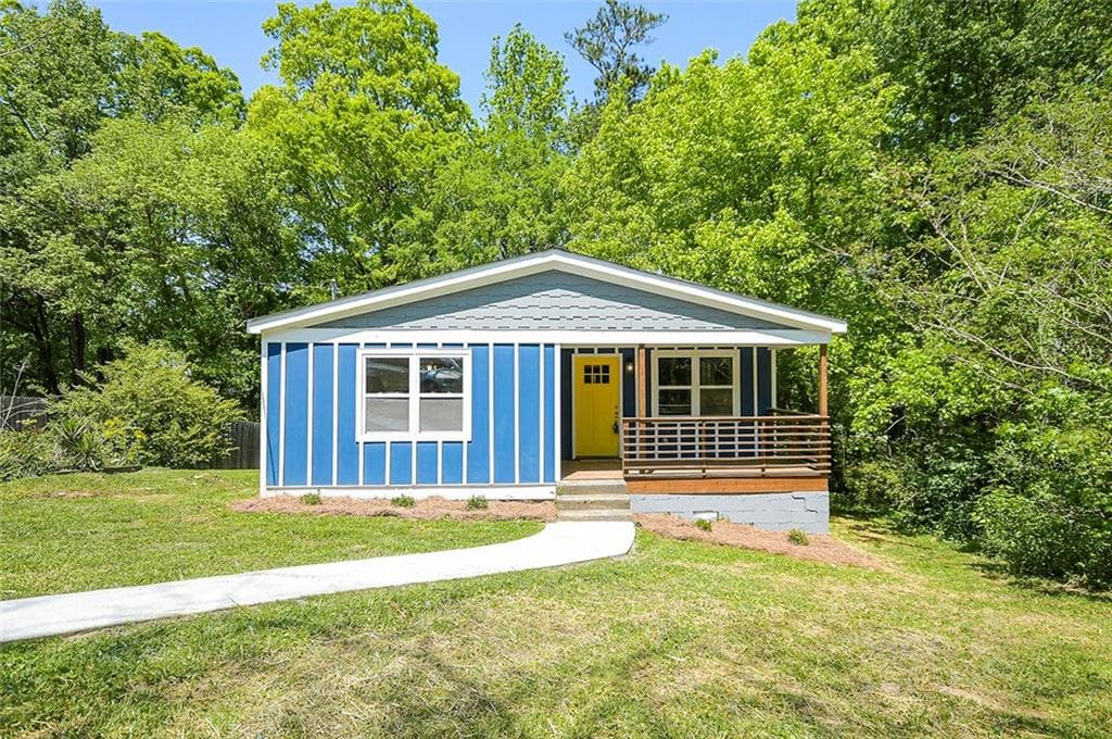 3 bedroom, 2 bathroom single family residence sold at 2437 Felker Ward Street, Atlanta, GA 30318