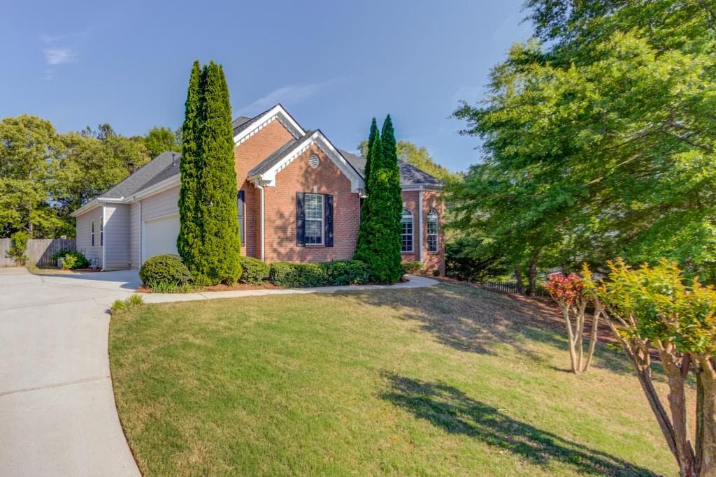 6 bedroom, 5 bathroom, 4,889 sq ft single family residence sold at 3440 Bulloch Lake Road, Loganville, GA 30052